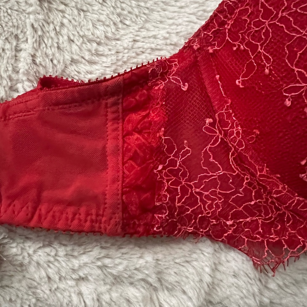 Red Dream Angels Bra by Victoria’s Secret - Picture 7 of 13